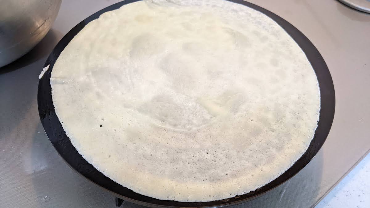 鉄板で焼くクレープ 練習中